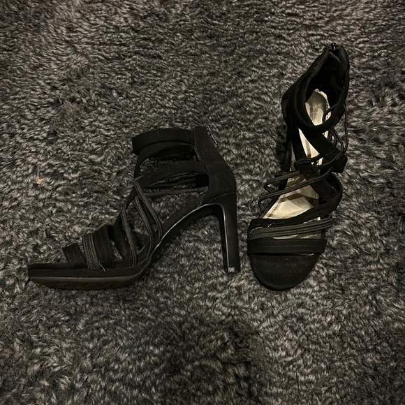 Strappy Black Heel - Picture 1 of 1